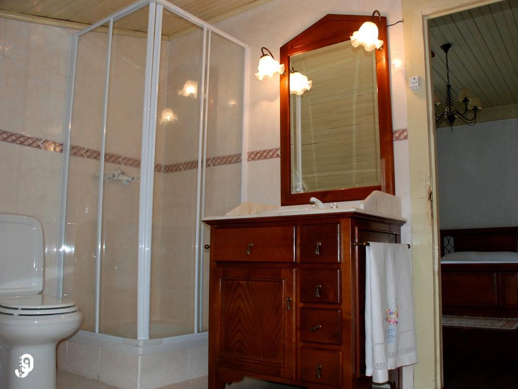 Quinta Dos Barbas Pensionat Oliveira do Hospital Værelse billede